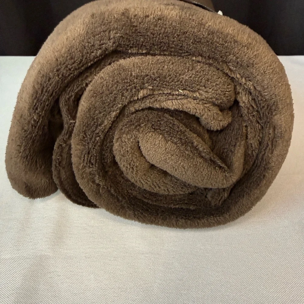 Luxurious Soft Brown Throw Blanket 50x60 by Omi